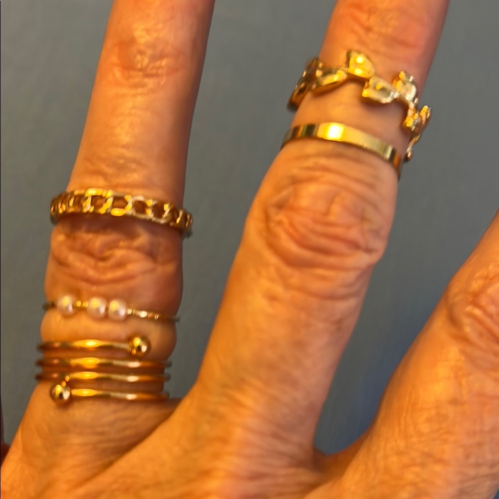 Elegant Gold-Tone Ring Set of Five (5) Costume Fashion Accessories Size 5-7.5